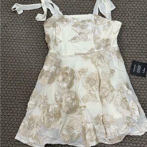 Lulu’s Floral Mini Dress